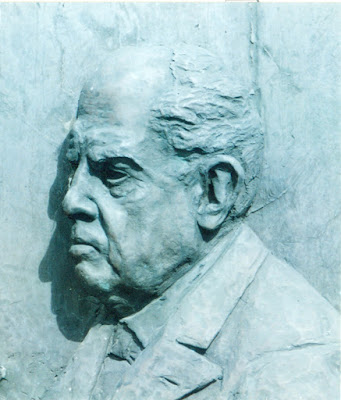 Iconografía de las esculturas del mausoleo de Sarmiento en el Cementerio de la Recoleta